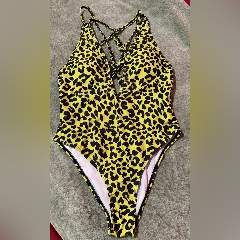 SHEIN Neon Green with Leopard Print Swimsuit